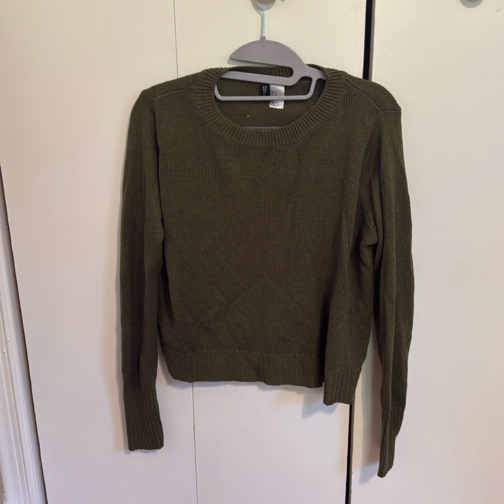 Olive green light weight sweater size medium, divided by H&M